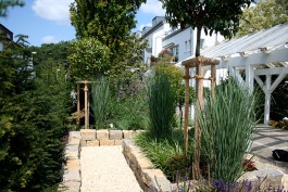 Gilbert Gartengestaltung - Innenhof mit Carport