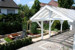 Gilbert Gartengestaltung - Innenhof mit Carport