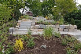 Gilbert Gartengestaltung - Terrassierter Hanggarten 